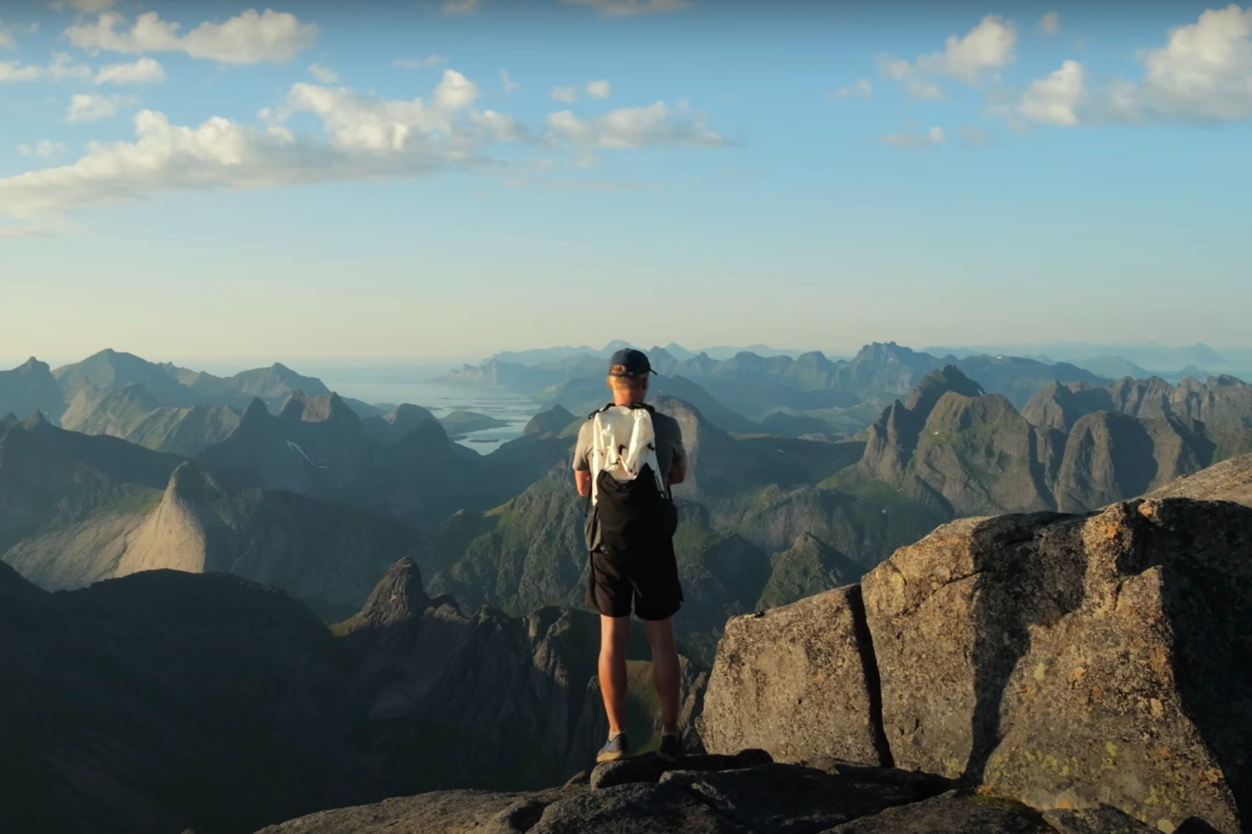 10 Days of Silent Hiking in Norway’s Lofoten Islands, in 30 Minutes